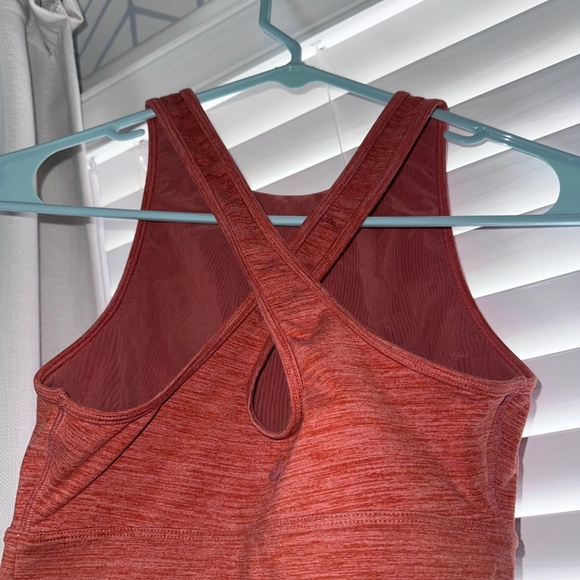 Athletic top - Picture 2 of 2